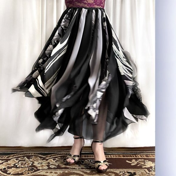 Ameynra Gothic black white gray chiffon petal skirt. Twice more petals! Sz L New - Picture 2 of 4